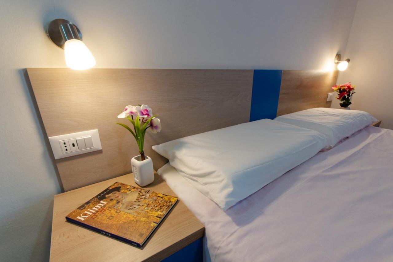 Bed & Blu Hotell La Caletta Exteriör bild