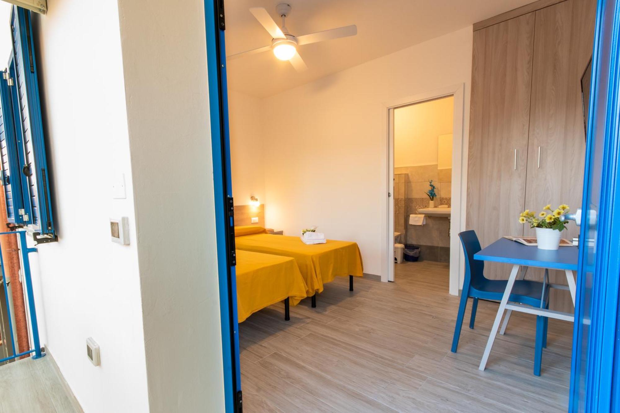 Bed & Blu Hotell La Caletta Exteriör bild