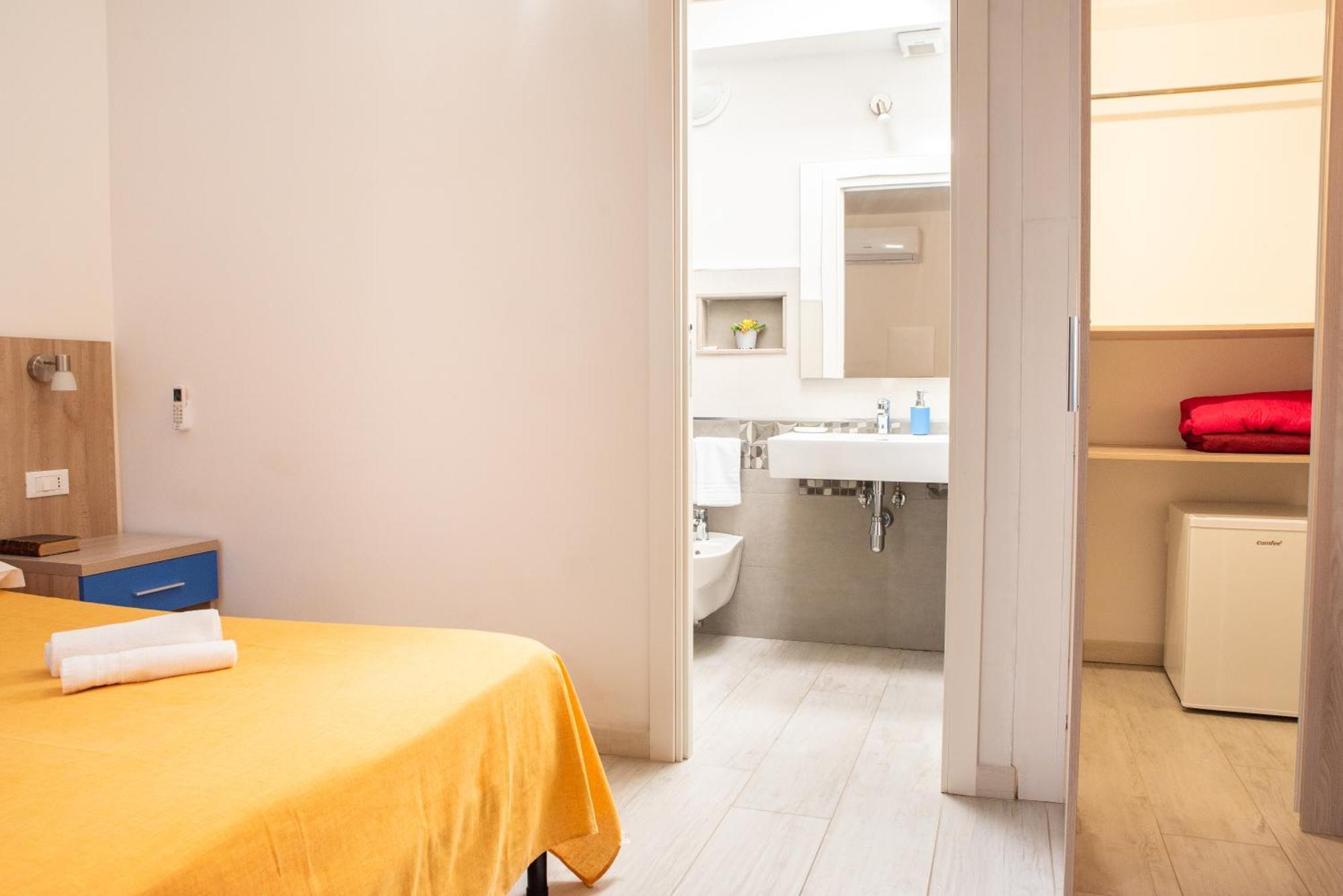 Bed & Blu Hotell La Caletta Exteriör bild